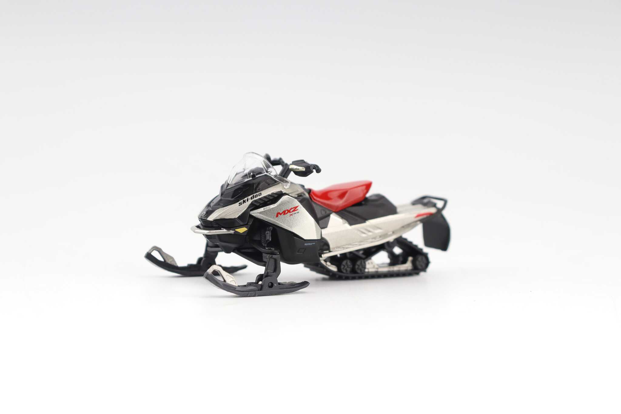 MXZ X-RS - 1:32